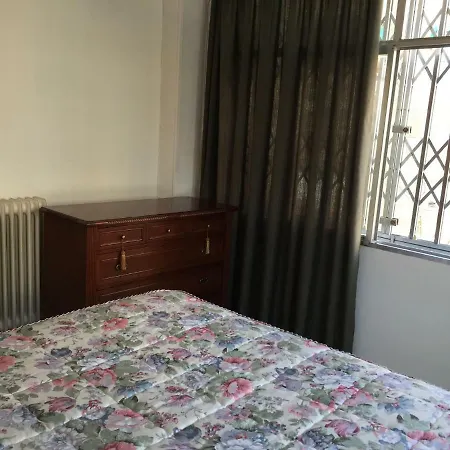 Casa 10-12 Personas Centro Con Aparcamiento Privado Para 2 Coches *