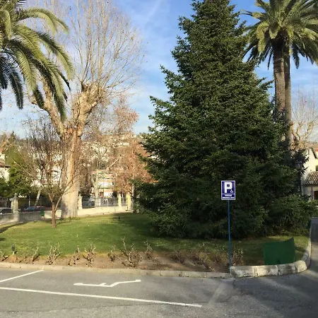 Casa 10-12 Personas Centro Con Aparcamiento Privado Para 2 Coches