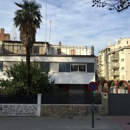 Casa 10-12 Personas Centro Con Aparcamiento Privado Para 2 Coches *